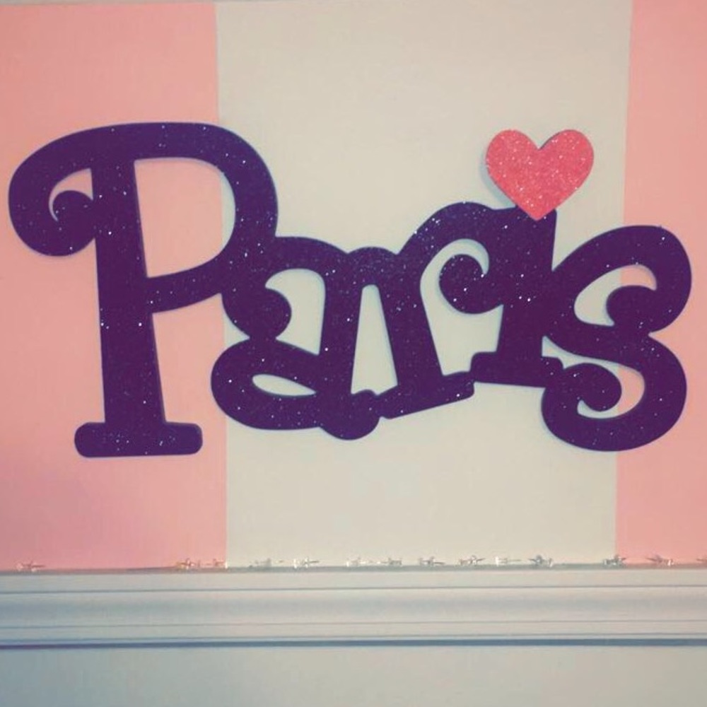 “PARIS” sign 💖